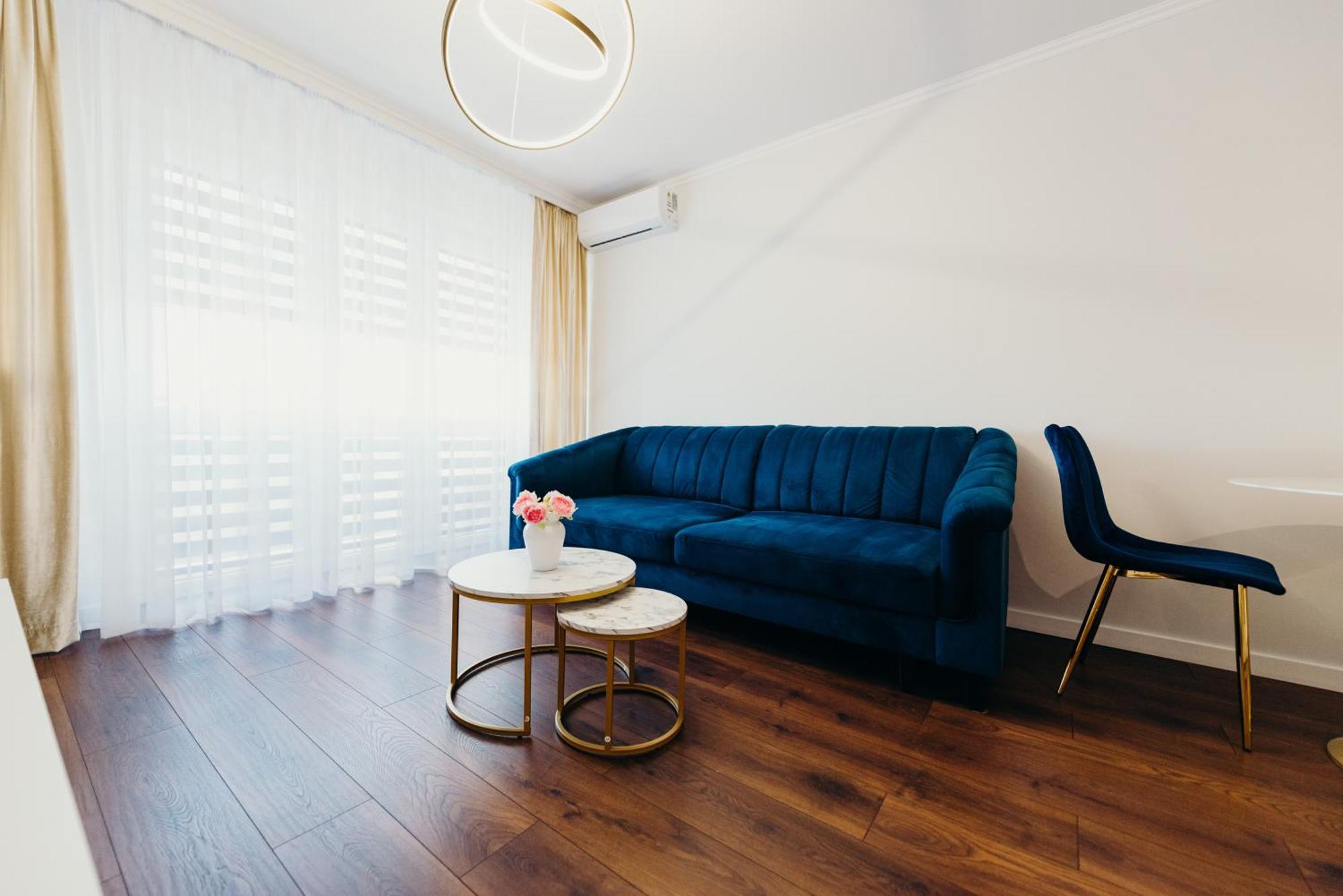 3 Bedrooms Premium Bella Blue For 8 Guests With Ac And Free Out Side Parking Rzeszow Exterior photo
