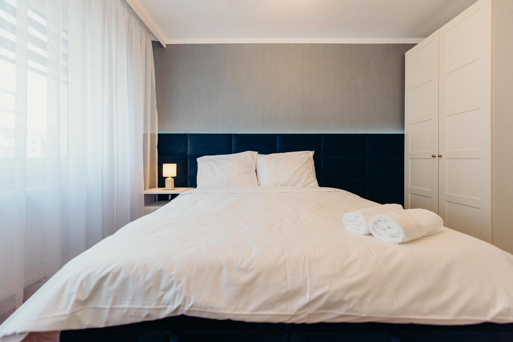 3 Bedrooms Premium Bella Blue For 8 Guests With Ac And Free Out Side Parking Rzeszow Exterior photo