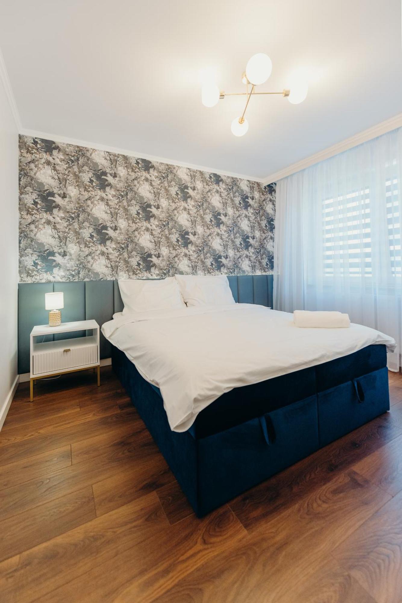 3 Bedrooms Premium Bella Blue For 8 Guests With Ac And Free Out Side Parking Rzeszow Exterior photo