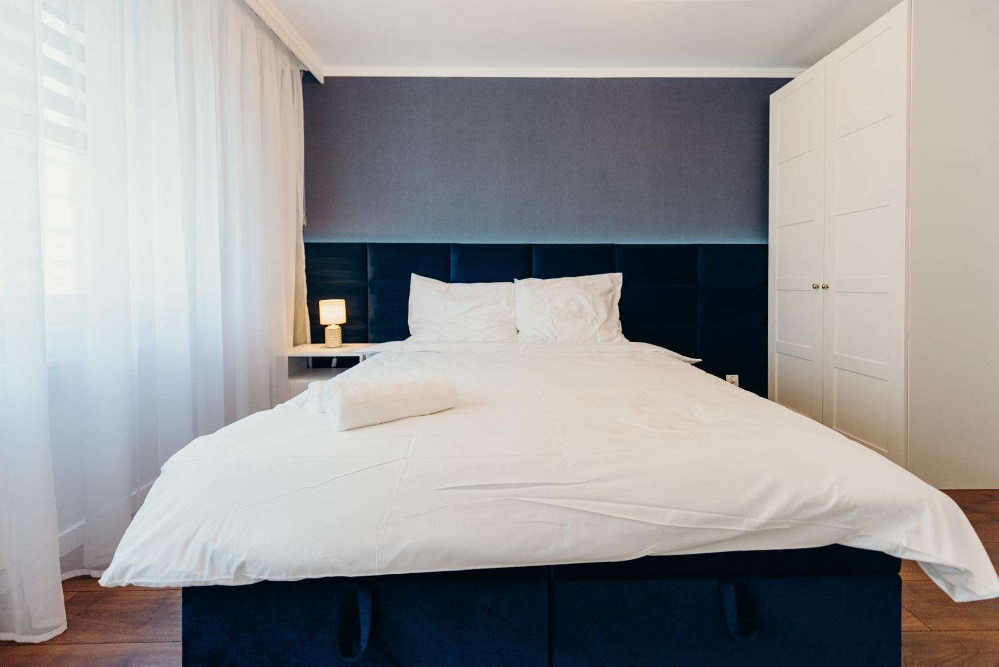 3 Bedrooms Premium Bella Blue For 8 Guests With Ac And Free Out Side Parking Rzeszow Exterior photo