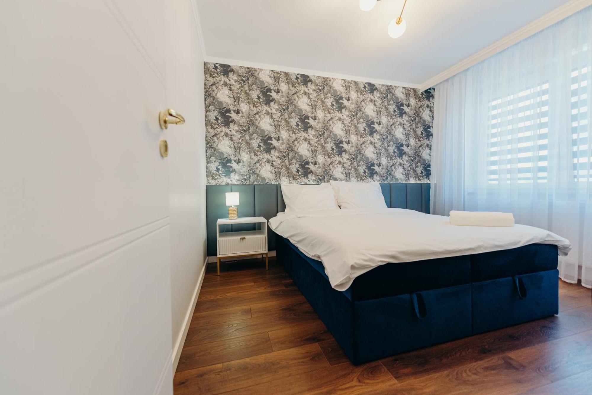 3 Bedrooms Premium Bella Blue For 8 Guests With Ac And Free Out Side Parking Rzeszow Exterior photo