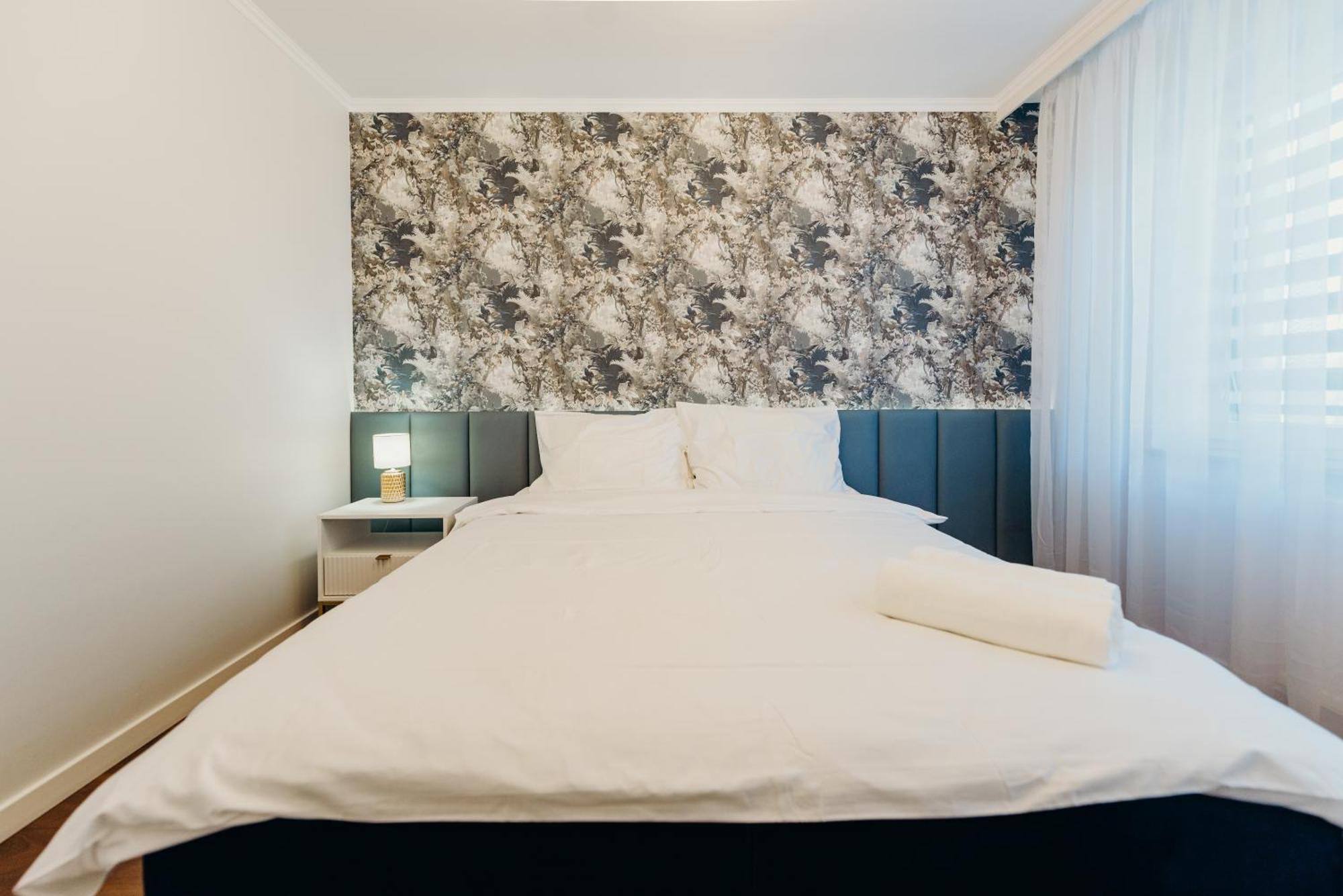 3 Bedrooms Premium Bella Blue For 8 Guests With Ac And Free Out Side Parking Rzeszow Exterior photo