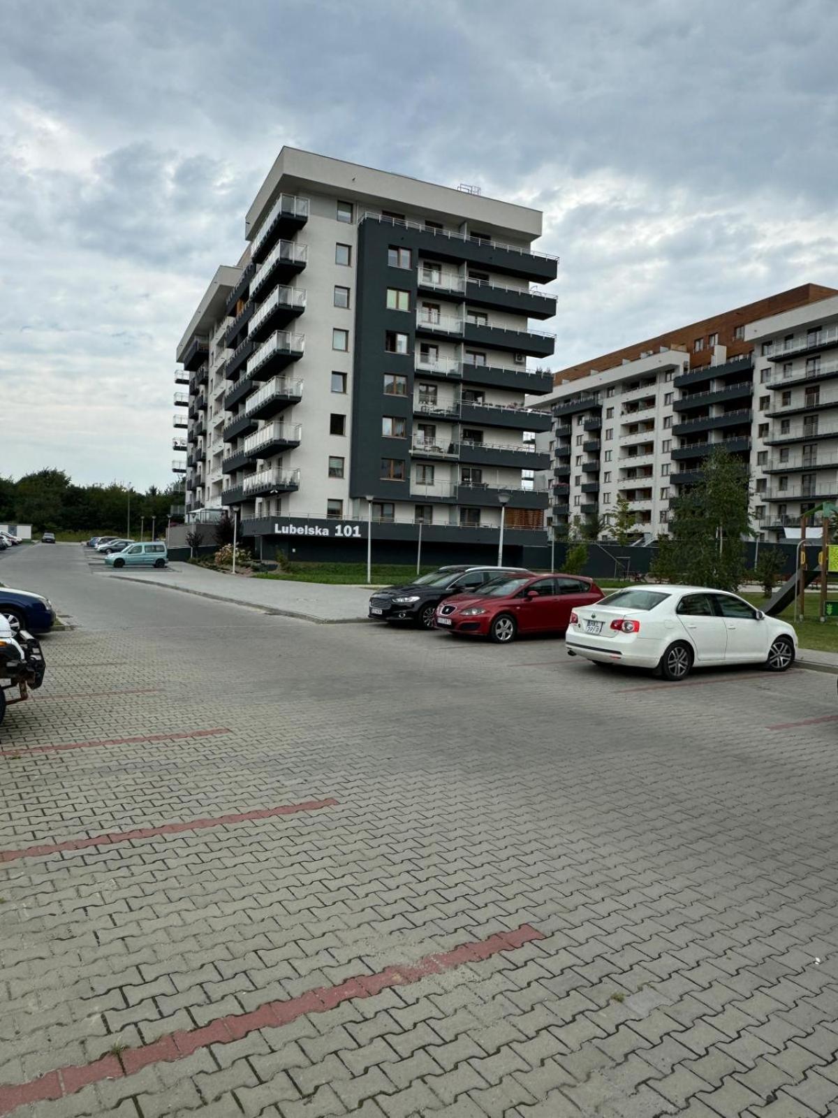 3 Bedrooms Premium Bella Blue For 8 Guests With Ac And Free Out Side Parking Rzeszow Exterior photo